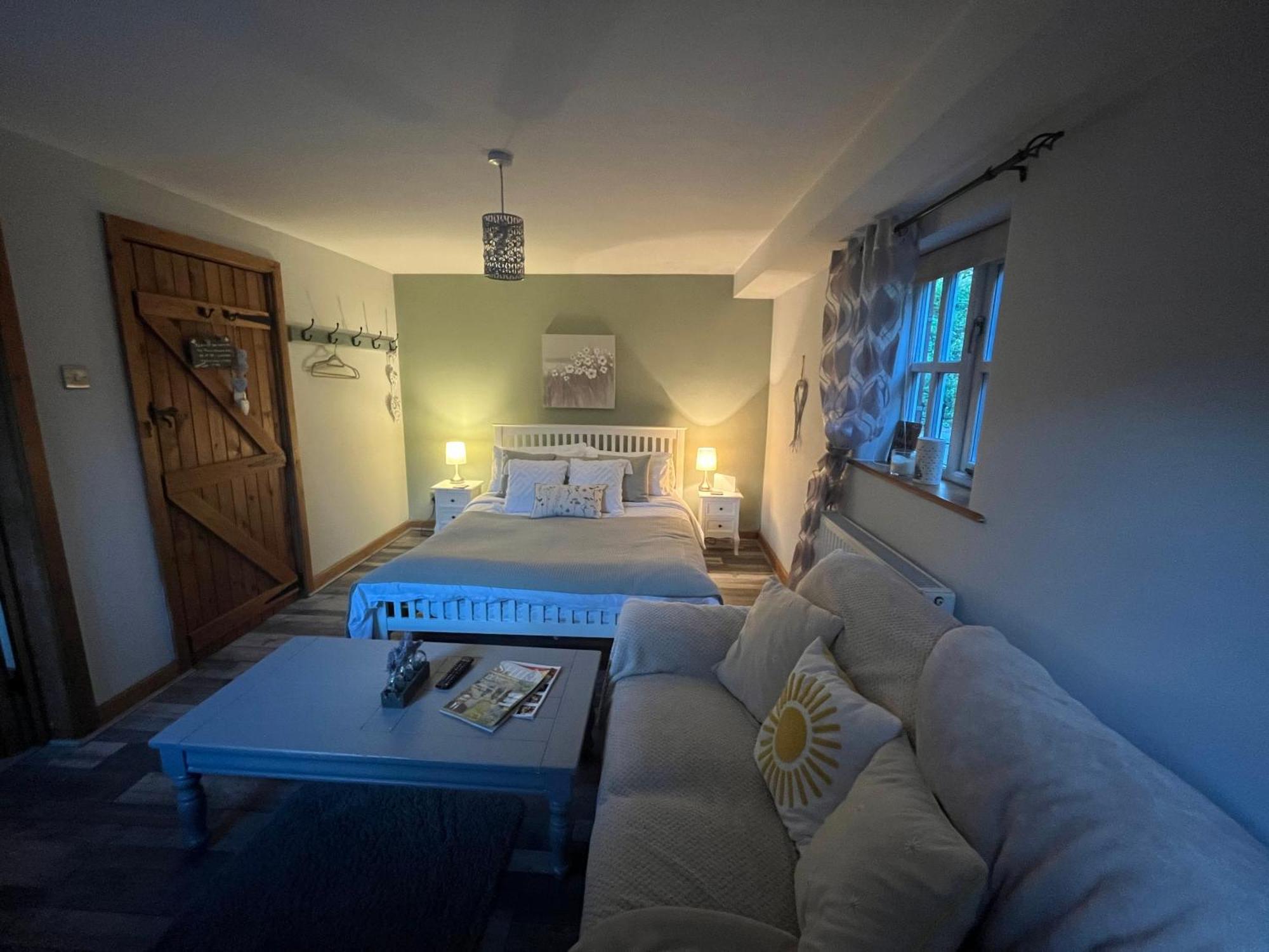 Pear Tree Cottage Courtyard Шрусбери Экстерьер фото